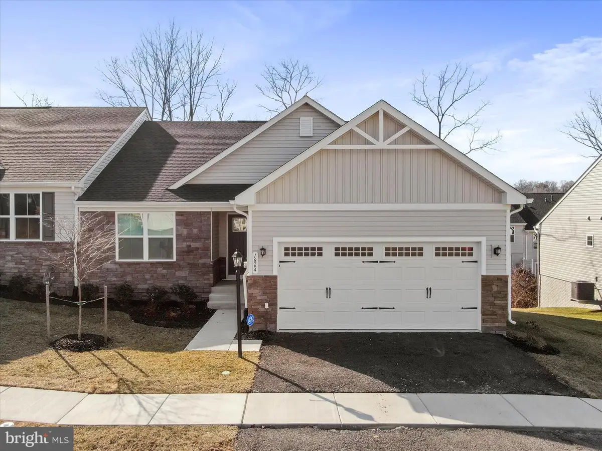 1864 Shannon Dr S, Greencastle, PA 17225 - Image #1