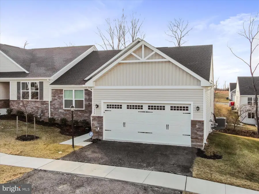 1864 Shannon Dr S, Greencastle, PA 17225 - Image #3