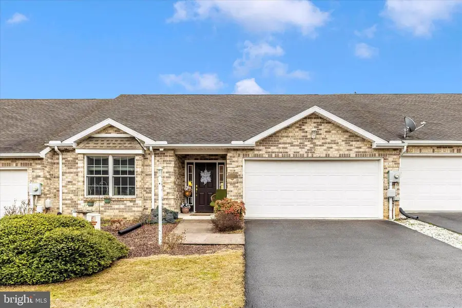 608 Brookview Dr, Greencastle, PA 17225 - Image #2