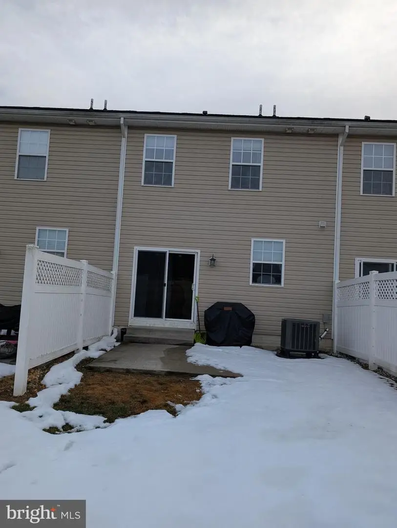 433 W Baltimore St #b, Greencastle, PA 17225 - #2