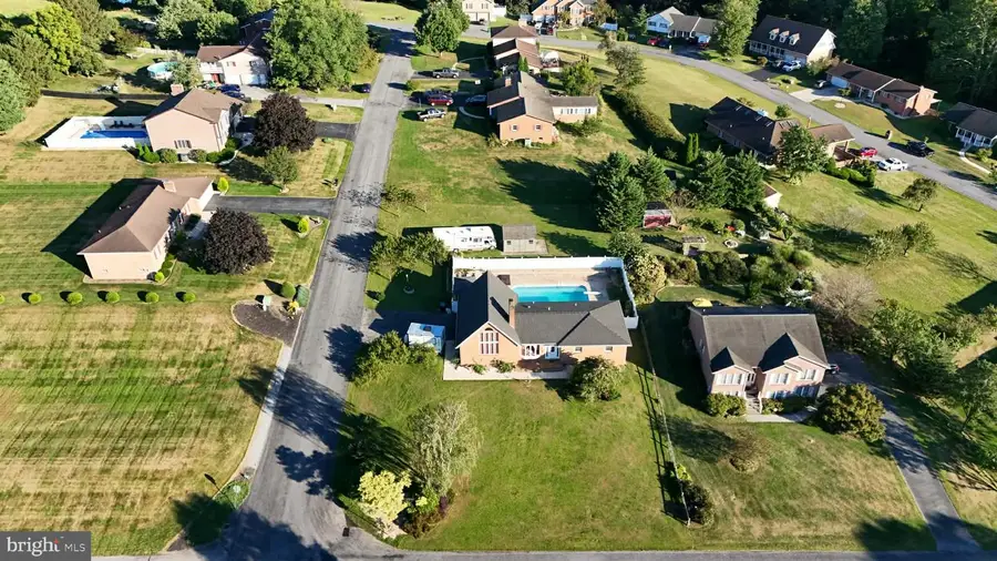 47 Emerald Dr, Chambersburg, PA 17202 - #2