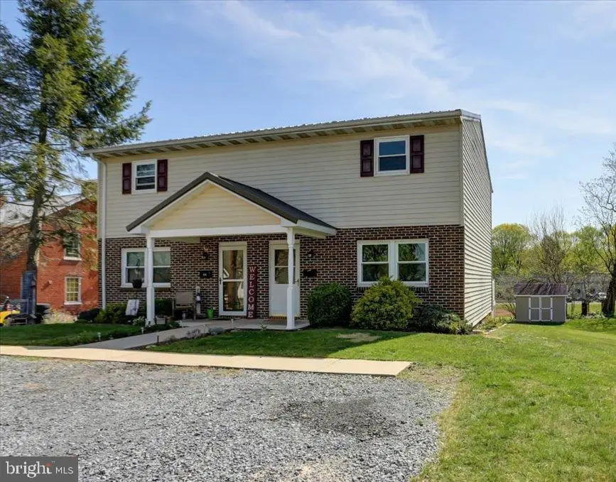 217-219 N Linden Ave, Greencastle, PA 17225 - #1