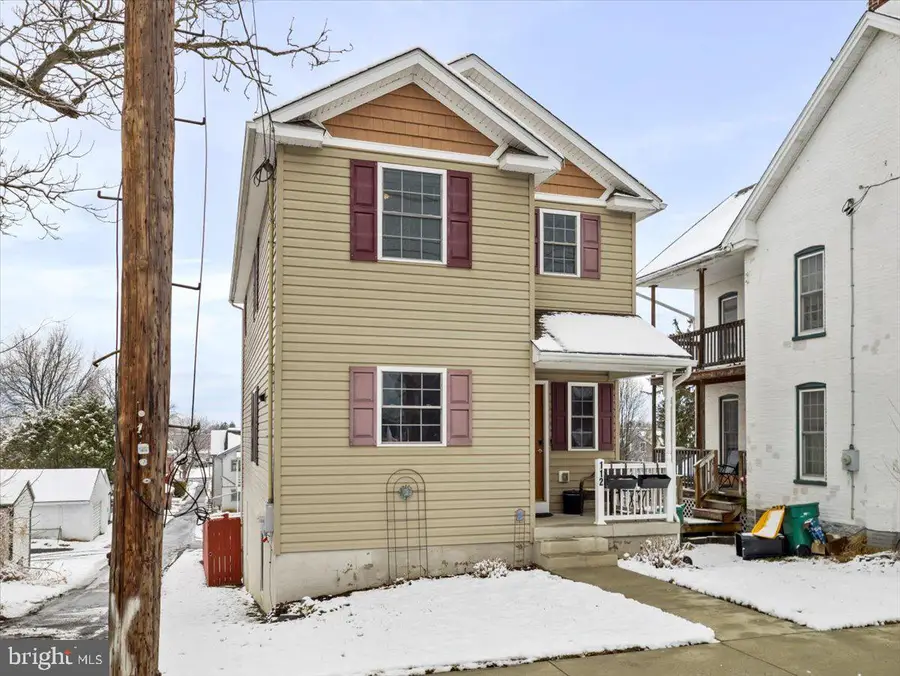 112 Harrison Ave, Waynesboro, PA 17268 - #2