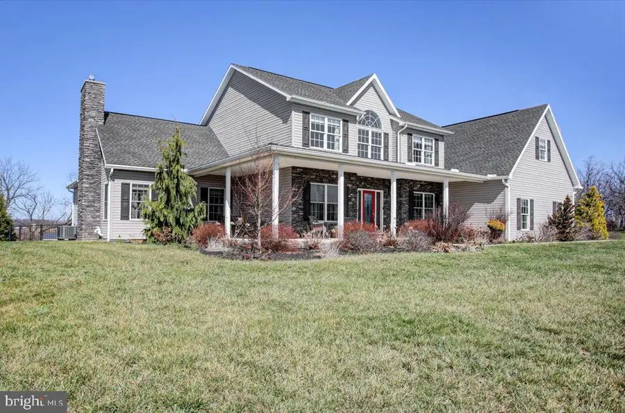 847 W King St, Waynesboro, PA 17268 - #2