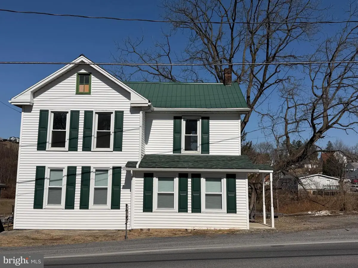 807 W Main St, Waynesboro, PA 17268 - #1