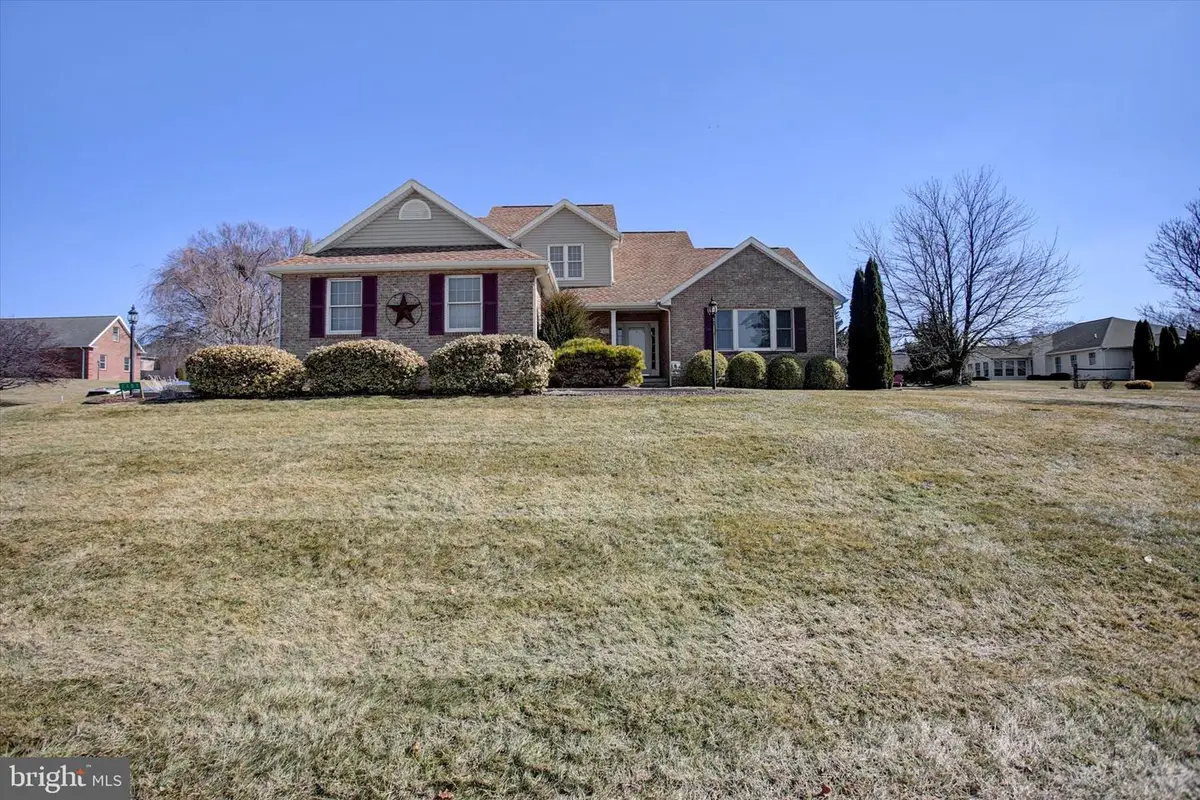 7107 Fairway Dr S, Fayetteville, PA 17222 - #1