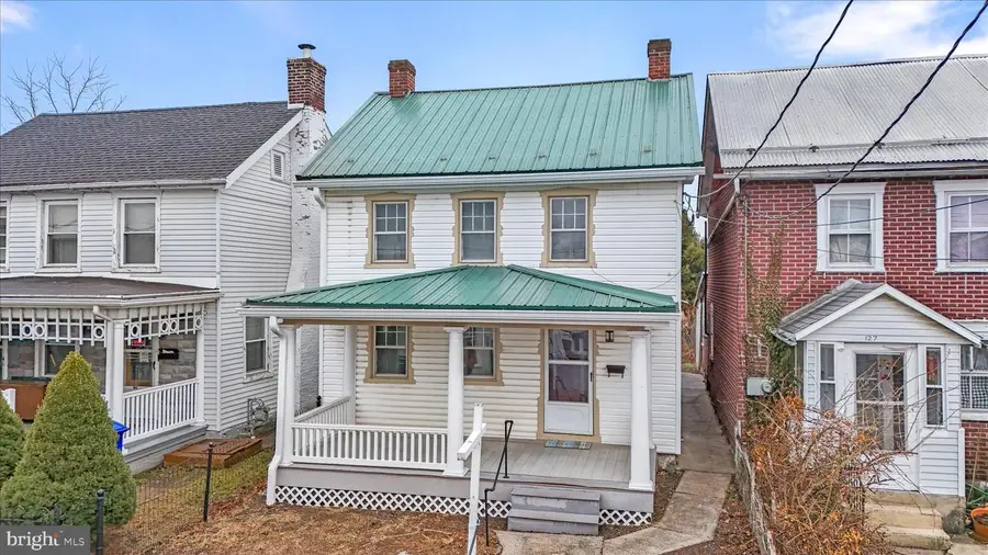 129 E Franklin St, Greencastle, PA 17225 - #3