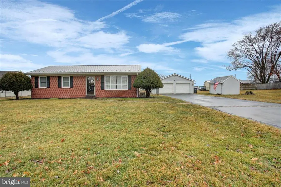 108 Hoke Dr, Chambersburg, PA 17202 - #2