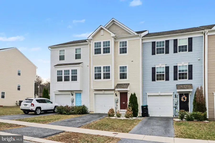 3566 Maplewood Ct, Fayetteville, PA 17222 - #3