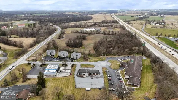 1424 Doron Dr, CHAMBERSBURG, PA 17202