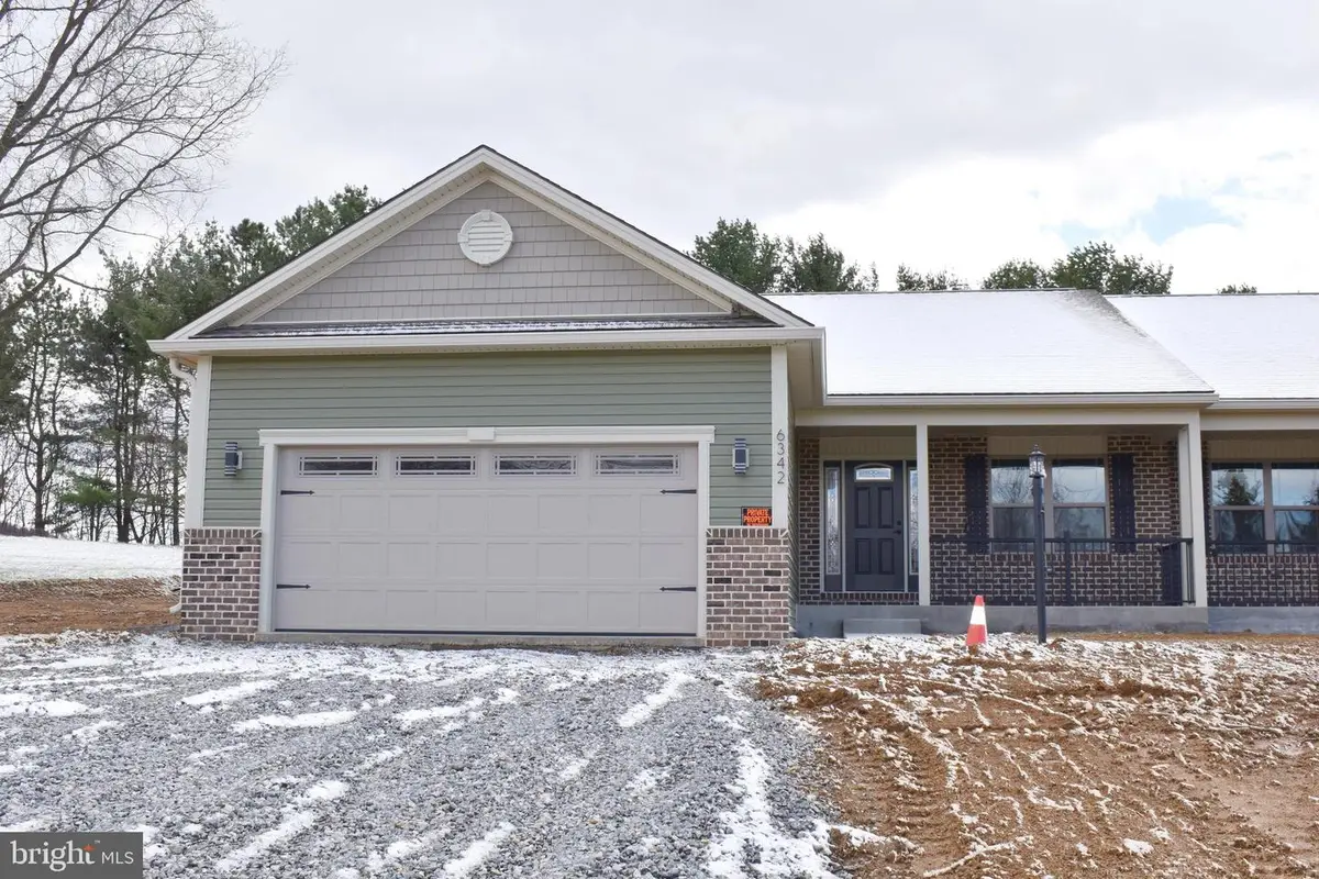 6342 Penn National Dr, Fayetteville, PA 17222 - #1