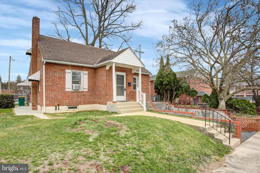 209 Homewood Ave, Waynesboro, PA 17268 - #2