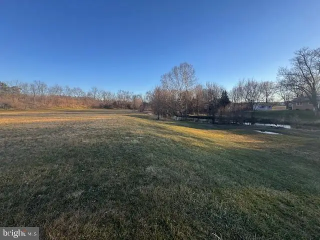 Meadowcreek Dr, Chambersburg, PA 17202 - #2