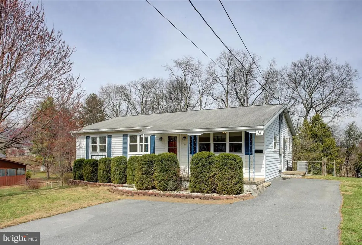 14 W Grandview Ave, Mercersburg, PA 17236 - #1