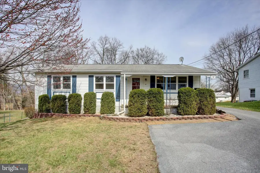 14 W Grandview Ave, Mercersburg, PA 17236 - #2