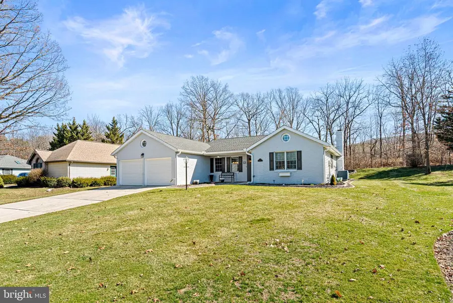 6839 Fairway Dr E, Fayetteville, PA 17222 - #3