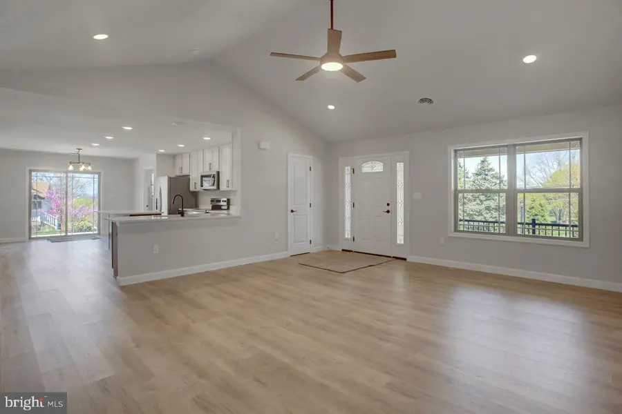 6338 Penn National Dr, Fayetteville, PA 17222 - #3