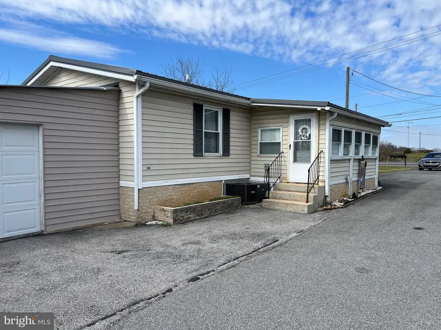 3272 Buchanan Trl W, Greencastle, PA 17225 - #3