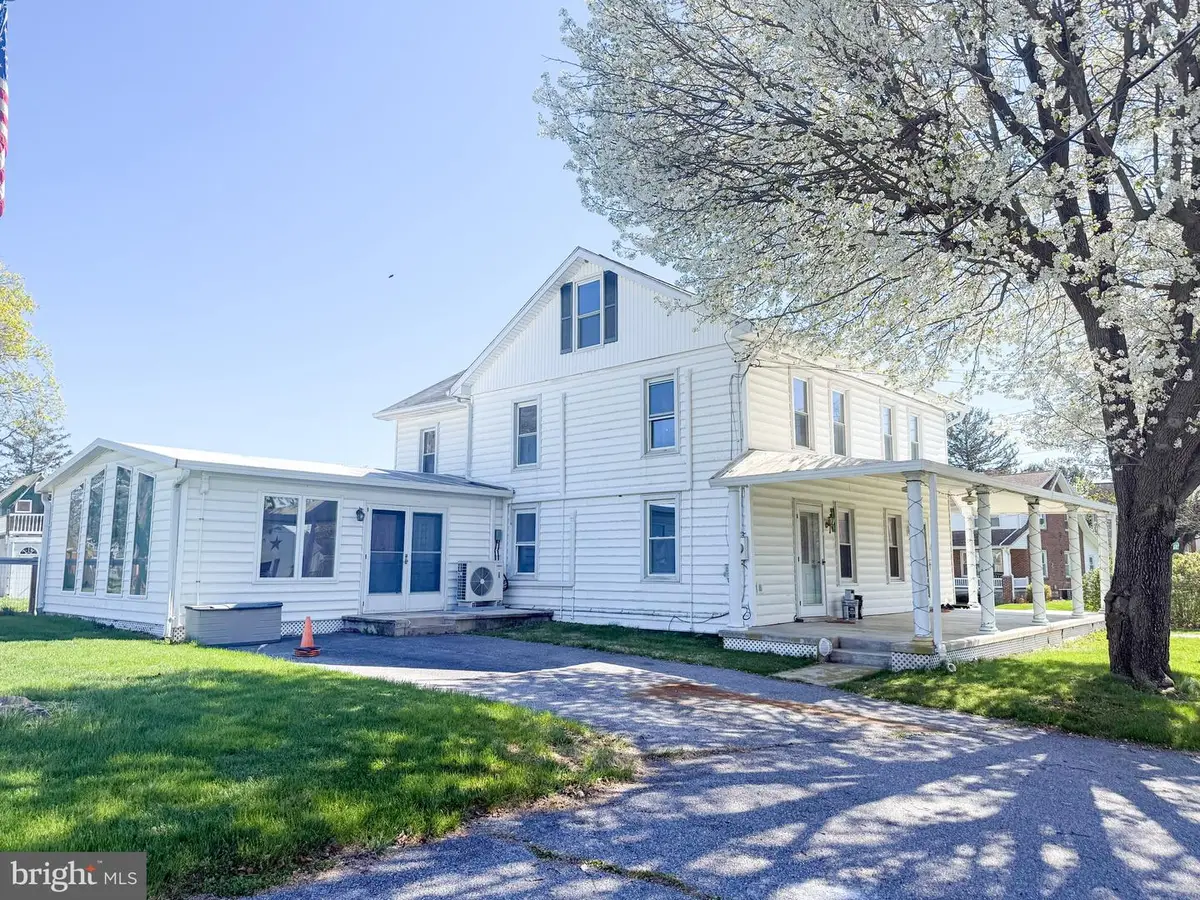 123-125 Kennedy Street, Chambersburg, PA 17202 - #1