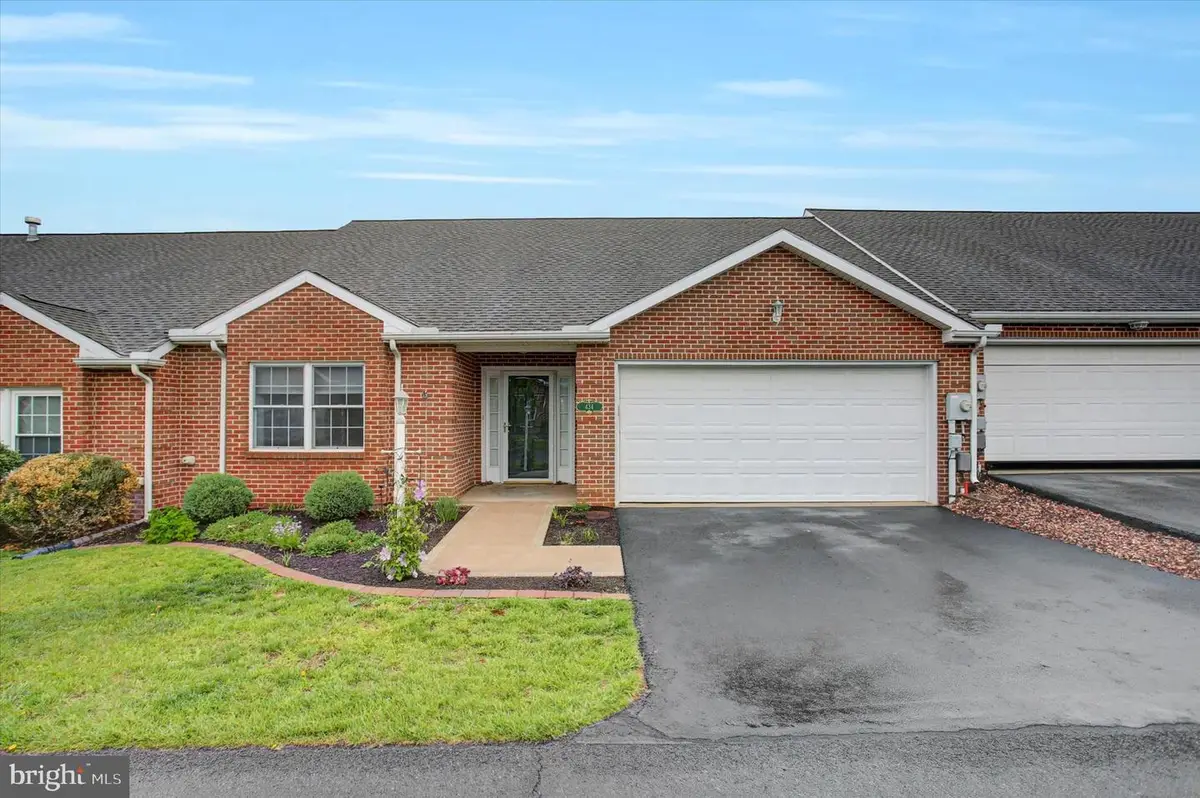 434 Moss Spring Ave, Greencastle, PA 17225 - #1