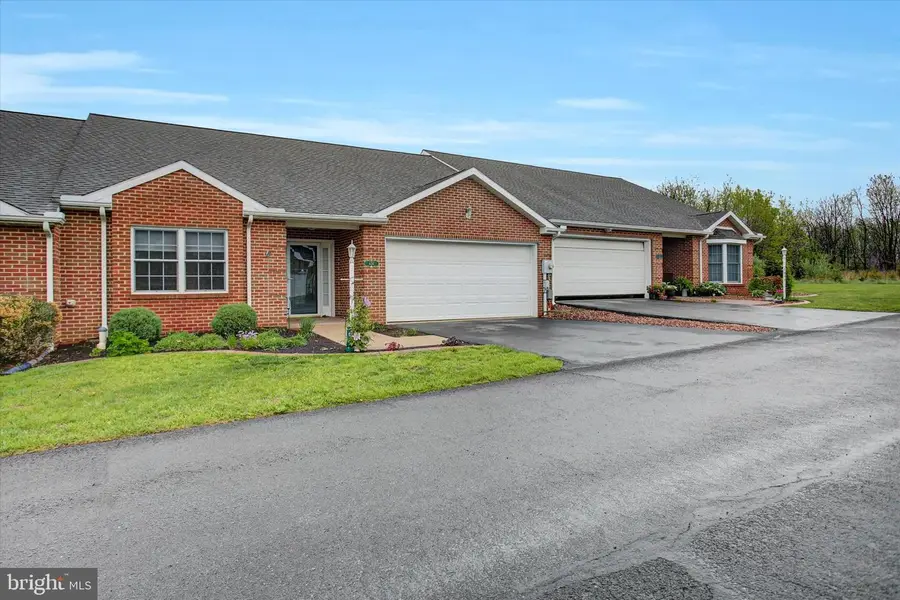 434 Moss Spring Ave, Greencastle, PA 17225 - #3