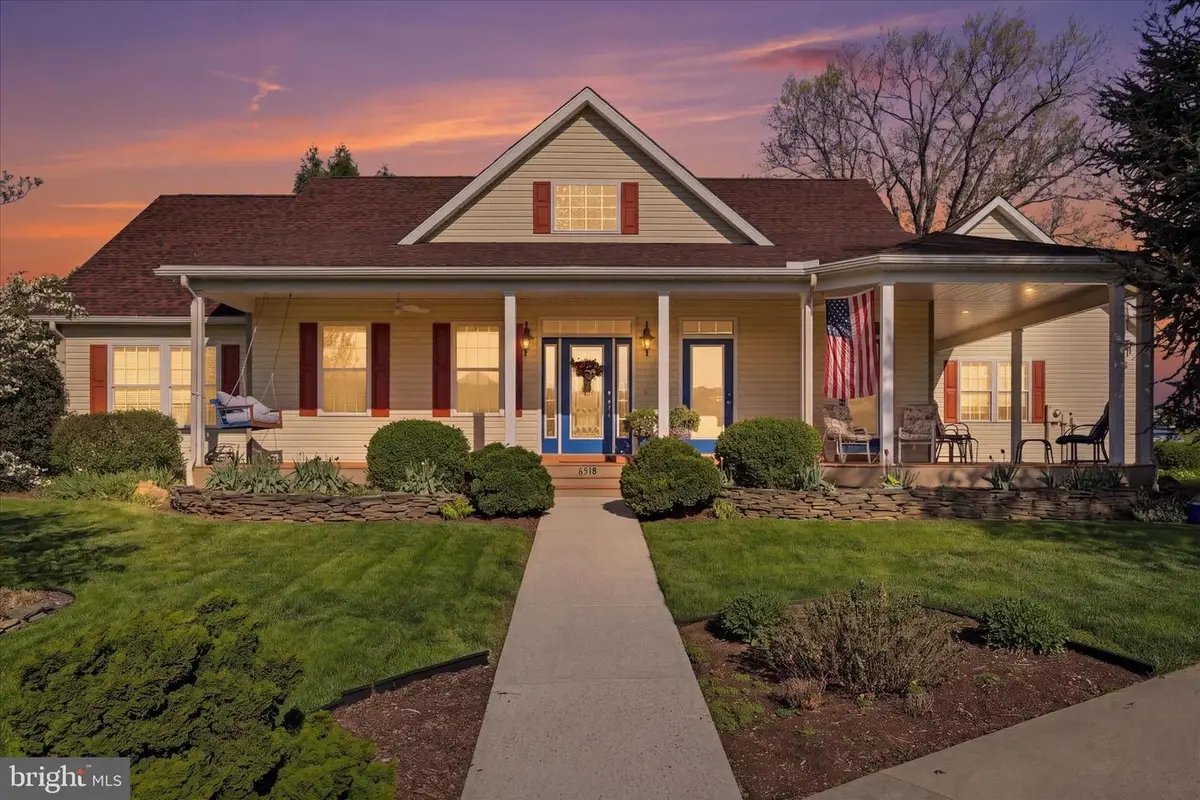 6518 Bent Oak Drive, Fayetteville, PA 17222 - #1