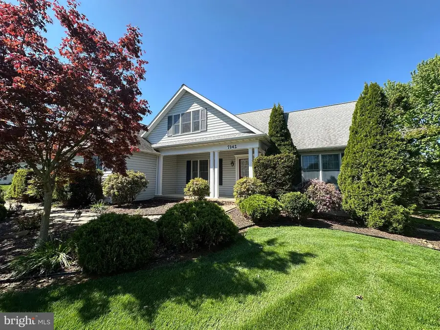 7142 Fairway Drive S, Fayetteville, PA 17222 - #2