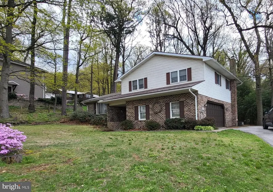 6540 Mountain Dr, Chambersburg, PA 17202 - #2