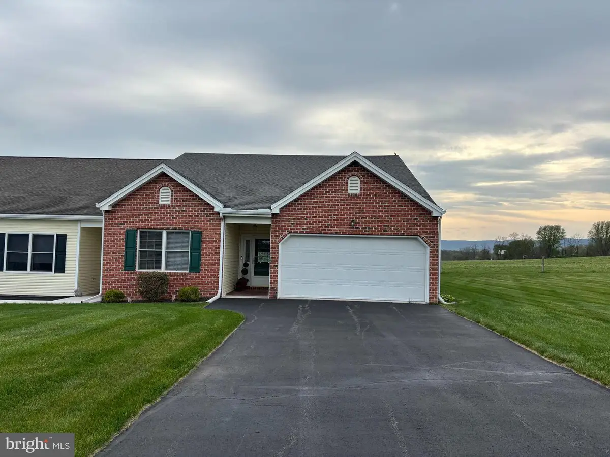 2547 Echo Springs Rd, Chambersburg, PA 17202 - #1