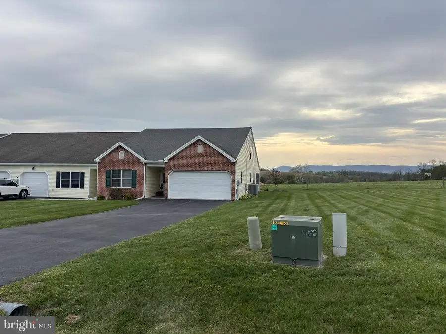 2547 Echo Springs Rd, Chambersburg, PA 17202 - #2