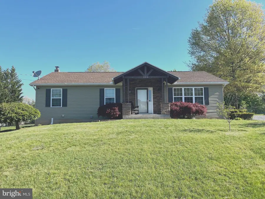 203 Reynolds Ave, Monterey Alto, PA 17237 - #2