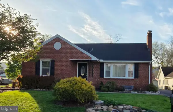 411 Greenwood Avenue, MONT ALTO, PA 17237