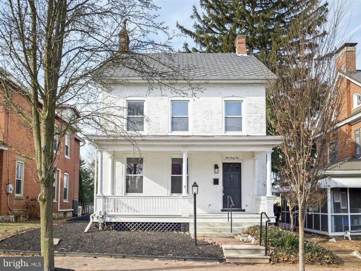 141 S Washington St, Greencastle, PA 17225 - #1