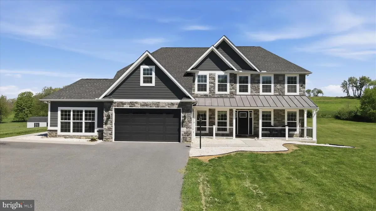8011 Hidden Valley Ln, Waynesboro, PA 17268 - #1