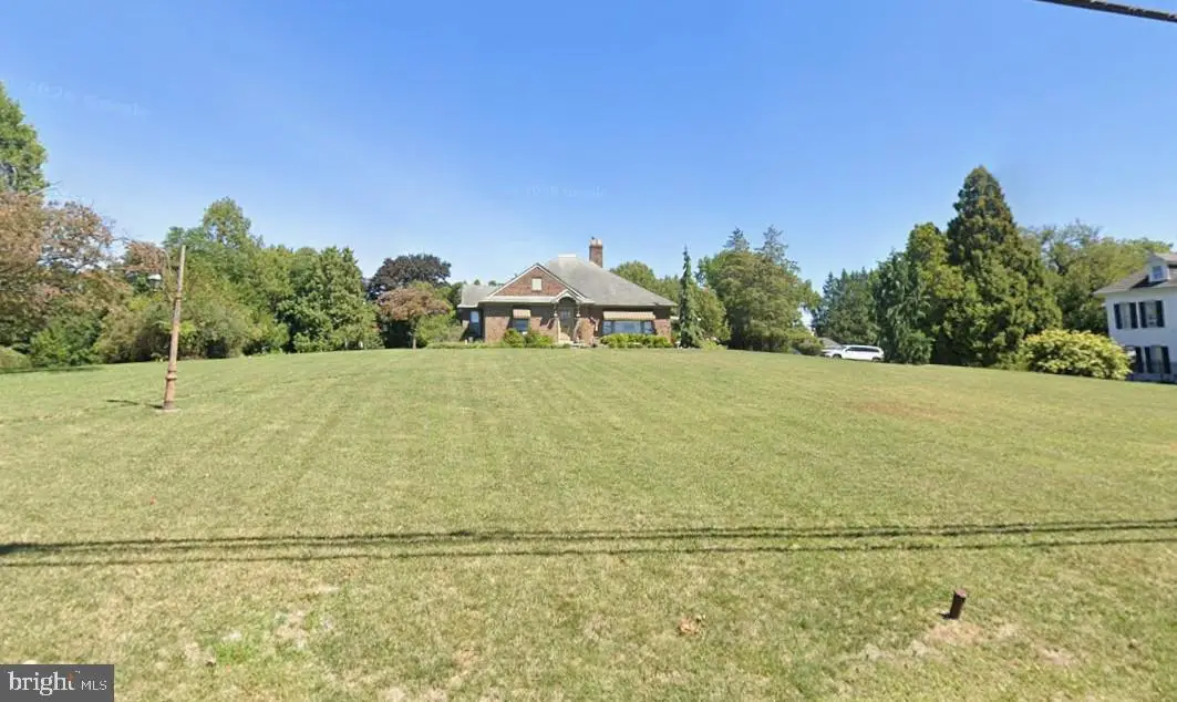 815 E Main St, Waynesboro, PA 17268 - #1
