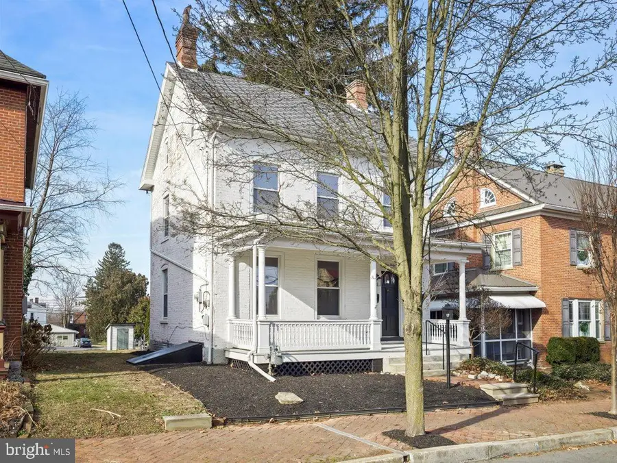 141 S Washington St, Greencastle, PA 17225 - #2