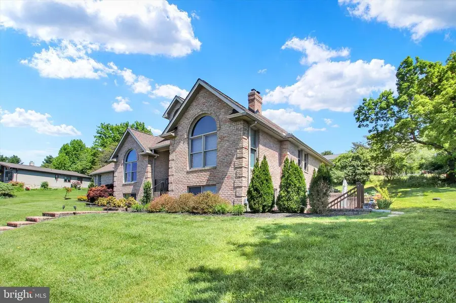 605 Vista Ct, Waynesboro, PA 17268 - #2