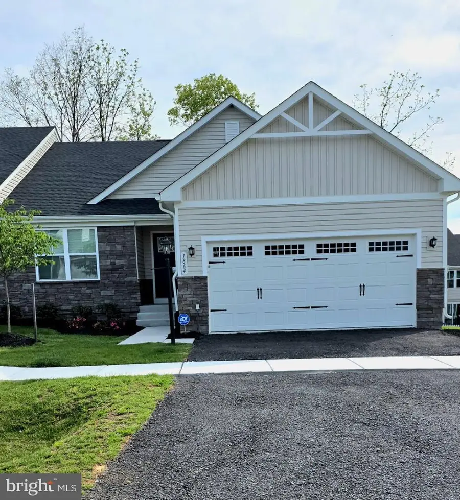 1864 Shannon Dr S, Greencastle, PA 17225 - #2