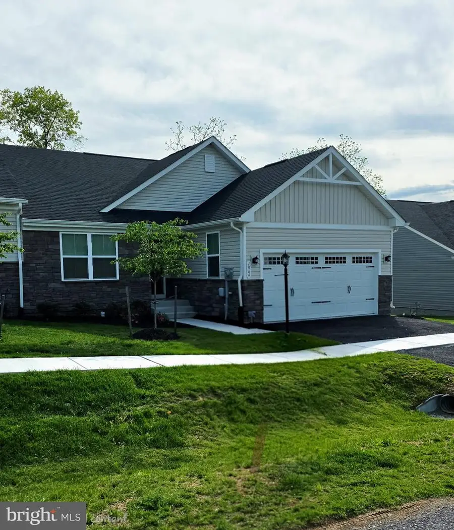 1864 Shannon Dr S, Greencastle, PA 17225 - #3