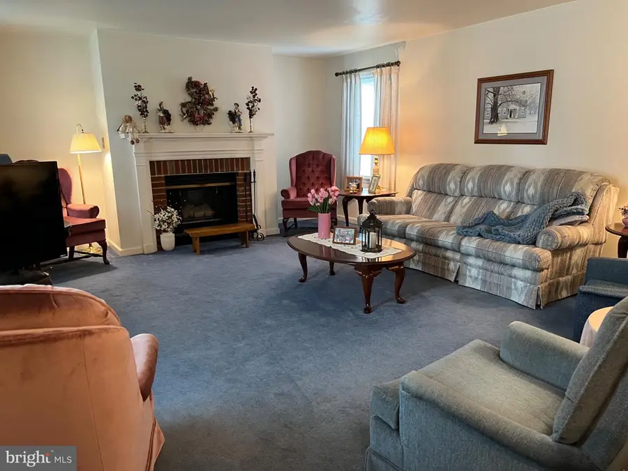 492 S 4th St, Chambersburg, PA 17201 - #3
