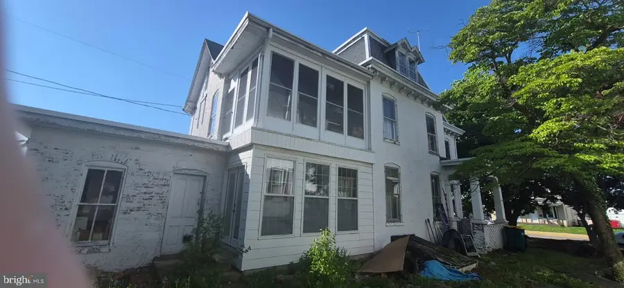 102 3rd St E, Waynesboro, PA 17268 - #2