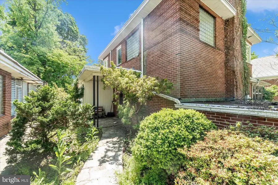 227 Philadelphia Avenue, Waynesboro, PA 17268 - #3