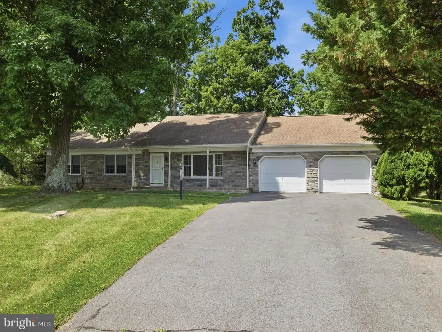 11302 Crofton Circle, Waynesboro, PA 17268 - #2