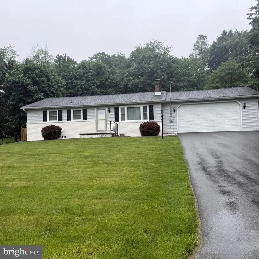 15716 Valley Ave, Blue Ridge Summit, PA 17214 - #2
