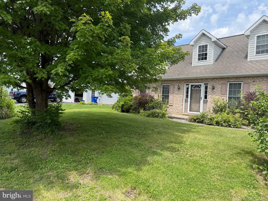 349 Carolle St, Greencastle, PA 17225 - #3