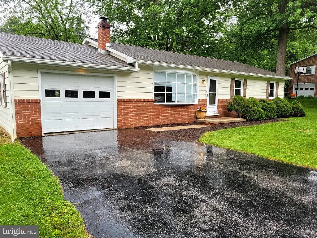 160 Echo Dr, Chambersburg, PA 17202 - #1