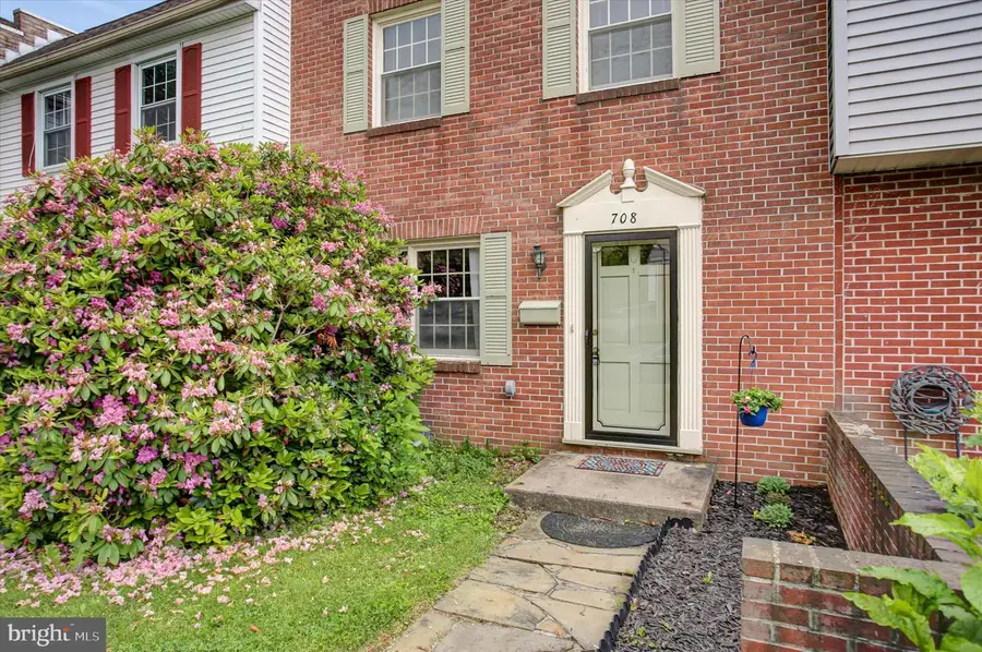 708 Cumberland Ave, Chambersburg, PA 17201 - #3