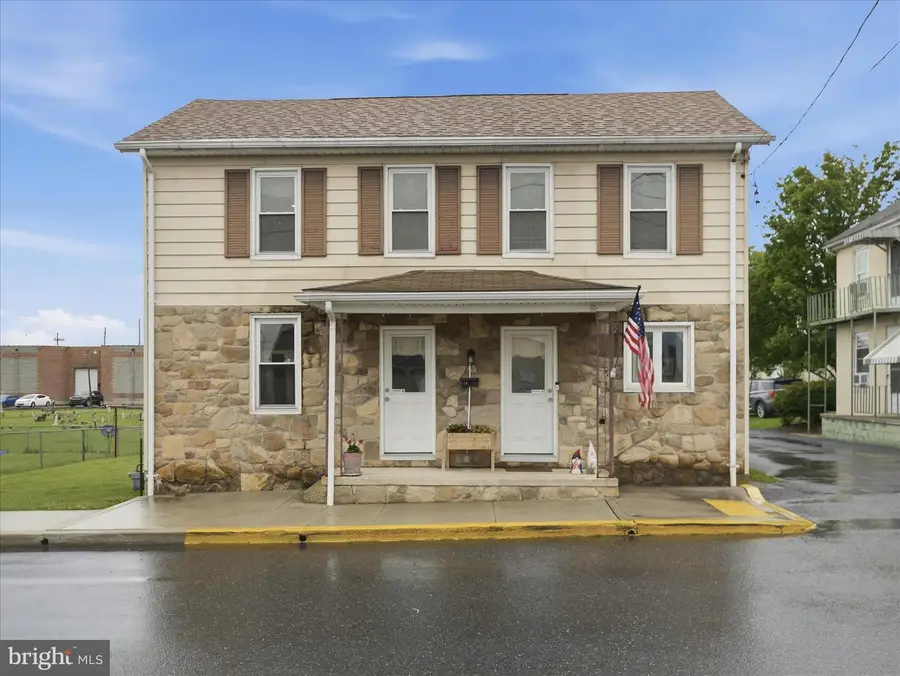 128 E Madison Street, Greencastle, PA 17225 - #2