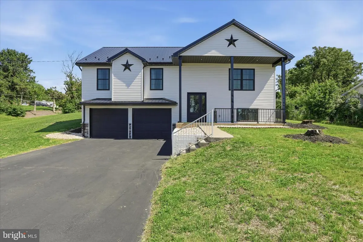 15 Canterbury Dr, Chambersburg, PA 17201 - #1