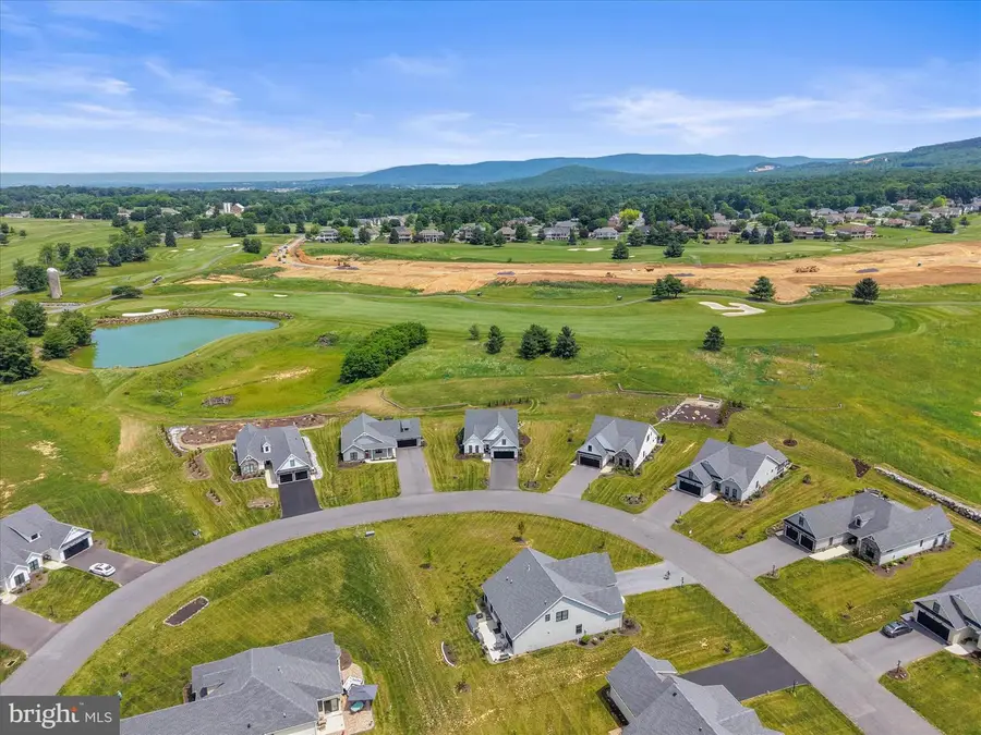 4633 Range Runner Dr, Fayetteville, PA 17222 - #2